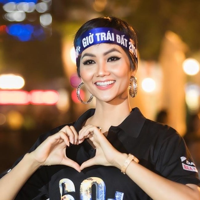 H’Hen Niê ví ba như Đại sứ Giờ Trái Đất của riêng mình - Anh 1