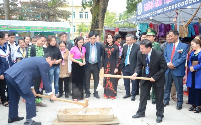 Ngày hội thắm tình hữu nghị đặc biệt Việt Nam – Lào - Anh 3