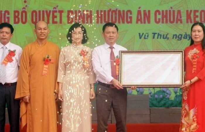 Trao quyết định công nhận Hương án chùa Keo là Bảo vật quốc gia - Anh 1
