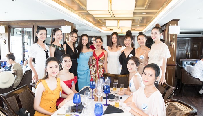 Thí sinh Miss World catwalk trên du thuyền - Anh 3