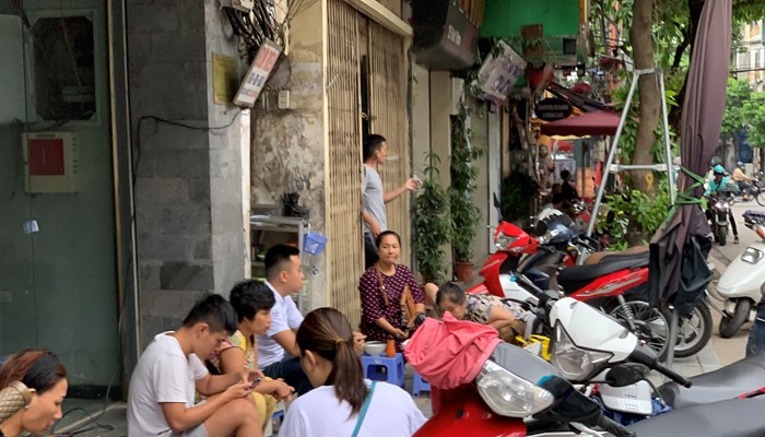 Hà Nội: Hàng quán 