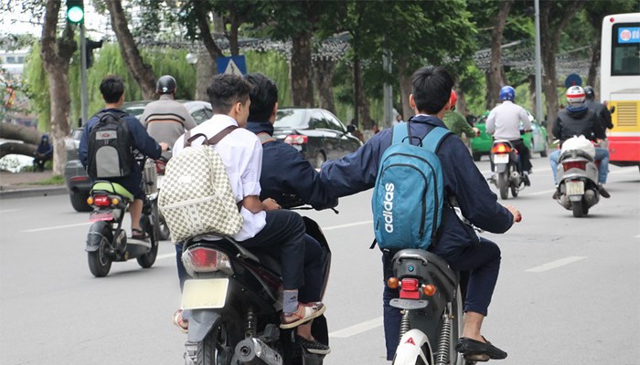 Điều khiển xe máy dưới 50cc, xe máy điện phải có bằng: Cấp thiết lắm rồi - Anh 1