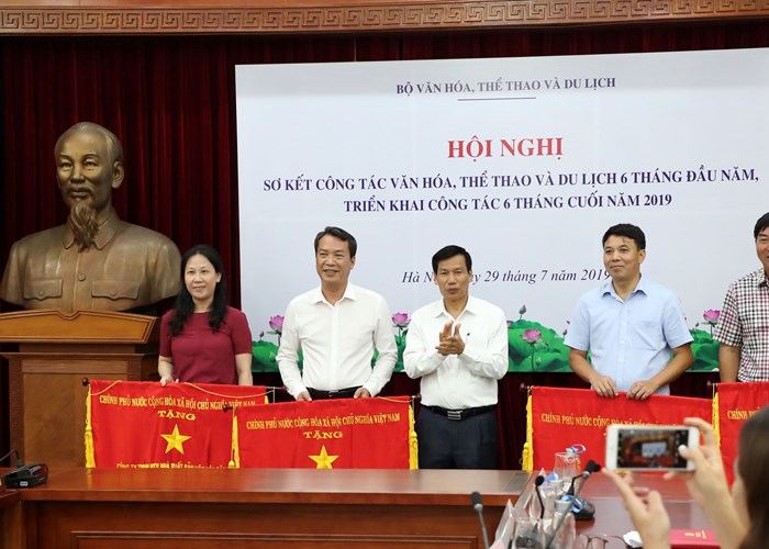 Bộ trưởng Nguyễn Ngọc Thiện: Tập trung giải quyết những vấn đề còn vướng mắc - Anh 6