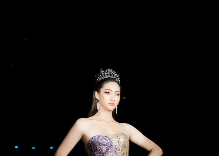 “Cặp đôi” Hoa hậu Tiểu Vy, Lương Thùy Linh quyến rũ khó cưỡng - Anh 2
