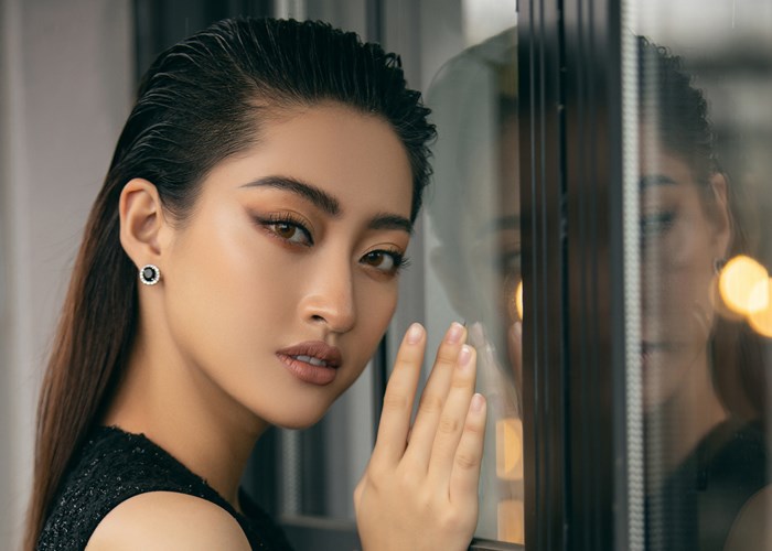 Diện đồ thu đông chất như Hoa hậu Lương Thùy Linh - Anh 3
