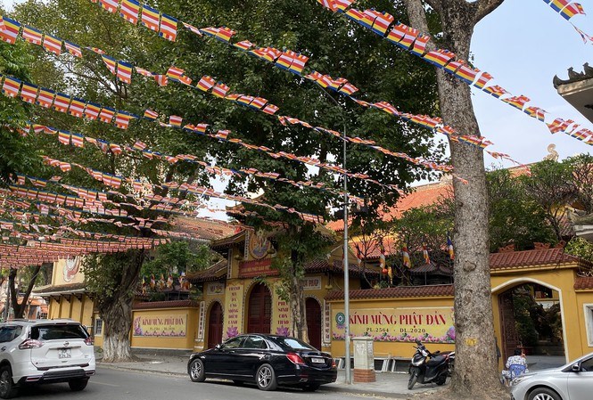 Giáo hội Phật giáo tổ chức mùa Phật đản thích ứng bối cảnh dịch Covid-19 - Anh 1