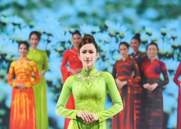 Sắc hoa trong lễ hội áo dài - Anh 2
