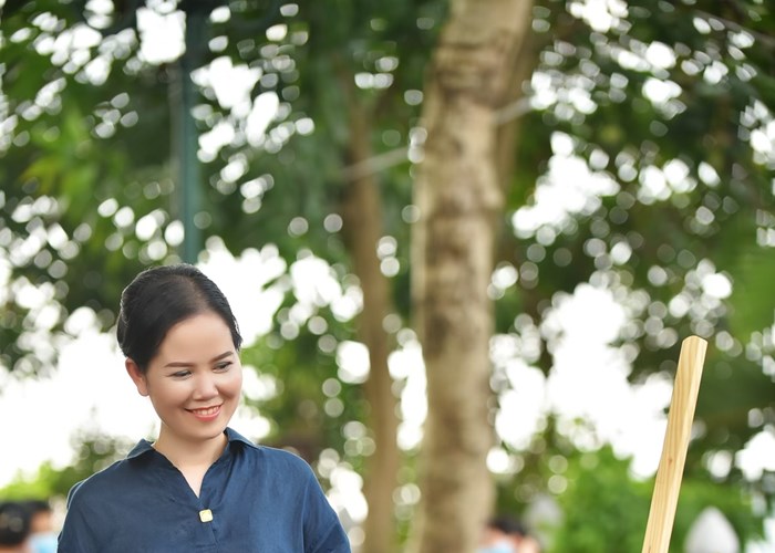 Trao tặng 108 bức tranh sen, truyền động lực vượt qua khó khăn do đại dịch Covid-19 - Anh 4