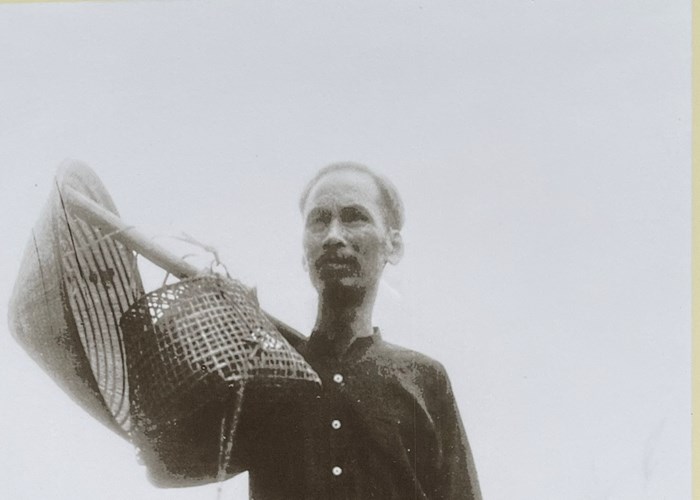 Trưng bày “Học tập và làm theo tư tưởng, đạo đức, phong cách Hồ Chí Minh”: Hơn 300 hình ảnh, tài liệu giá trị - Anh 4