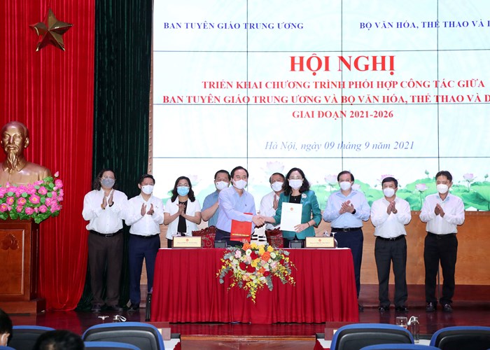 Phát huy mạnh mẽ “sức mạnh mềm” của văn hóa - Anh 7