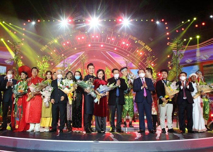 Tuần “Đại đoàn kết các dân tộc – Di sản văn hóa Việt Nam” năm 2021: Âm vang “Bình minh đất Việt” - Anh 3