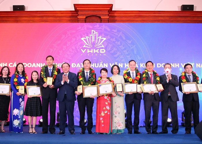 Dien dan quoc gia Van hoa voi doanh nghiep nam 2021: “Chan ga, chan phanh” cho doanh nghiep - Anh 4
