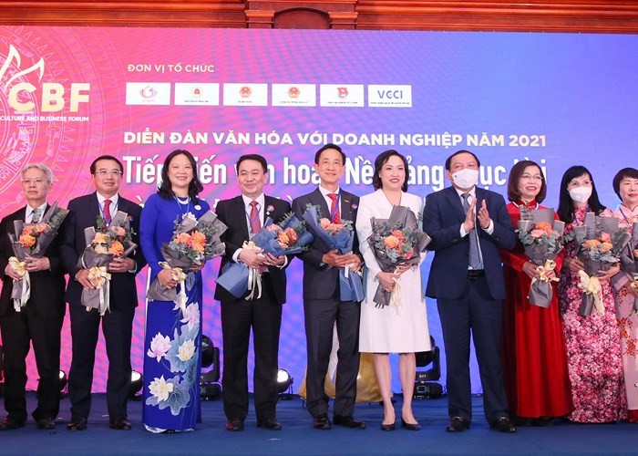 Dien dan quoc gia Van hoa voi doanh nghiep nam 2021: “Chan ga, chan phanh” cho doanh nghiep - Anh 8