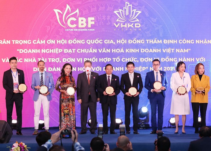 Dien dan quoc gia Van hoa voi doanh nghiep nam 2021: “Chan ga, chan phanh” cho doanh nghiep - Anh 10
