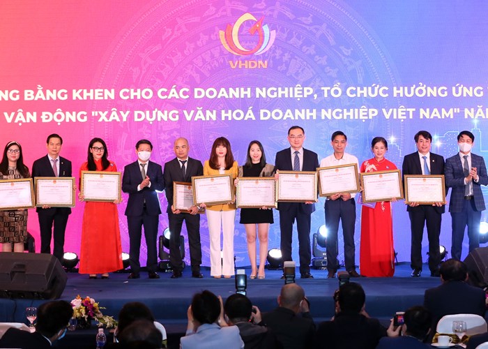 Dien dan quoc gia Van hoa voi doanh nghiep nam 2021: “Chan ga, chan phanh” cho doanh nghiep - Anh 11