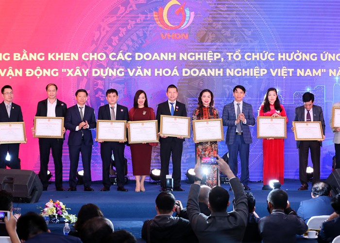 Dien dan quoc gia Van hoa voi doanh nghiep nam 2021: “Chan ga, chan phanh” cho doanh nghiep - Anh 12