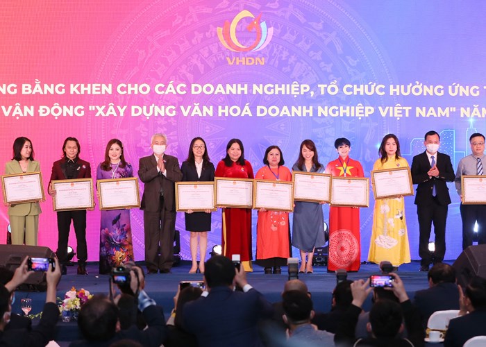 Dien dan quoc gia Van hoa voi doanh nghiep nam 2021: “Chan ga, chan phanh” cho doanh nghiep - Anh 13
