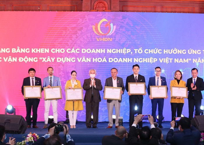 Dien dan quoc gia Van hoa voi doanh nghiep nam 2021: “Chan ga, chan phanh” cho doanh nghiep - Anh 14