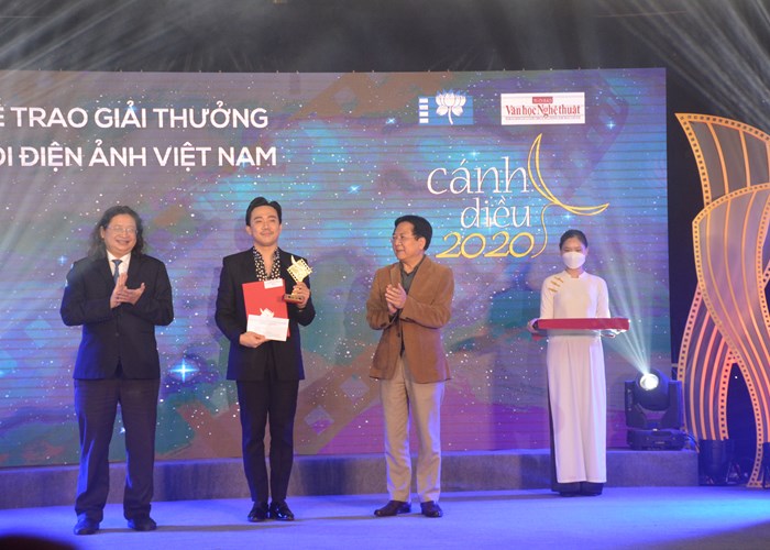“Bố già” đã làm nên chuyện tại Giải Cánh diều Vàng 2020 - Anh 1