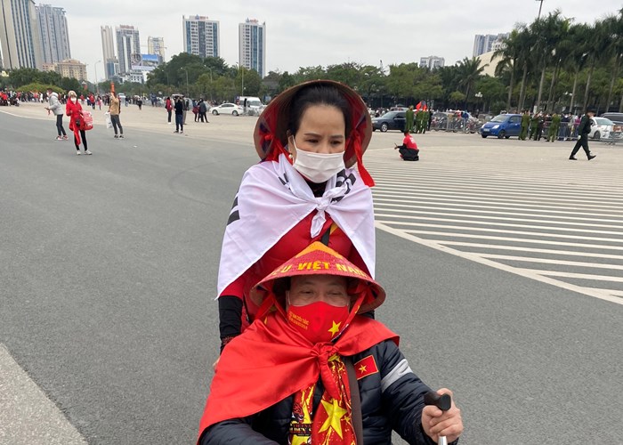 Sân Mỹ Đình sôi động ngay ngày đầu năm mới - Anh 4