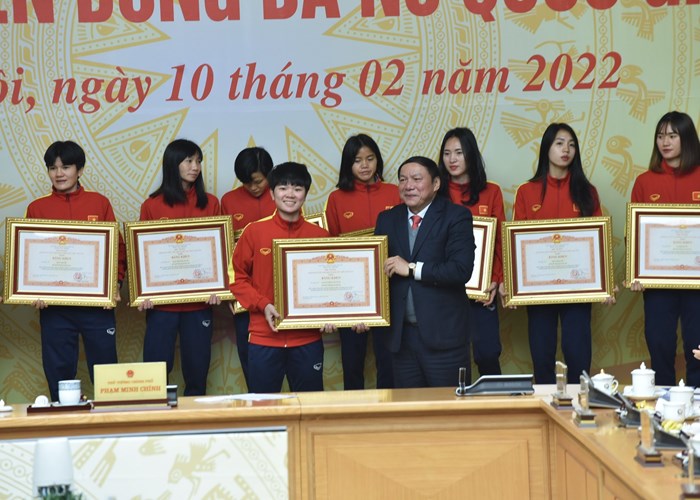 Thủ tướng: Tôi gọi họ là những “cô gái kim cương” - Anh 4