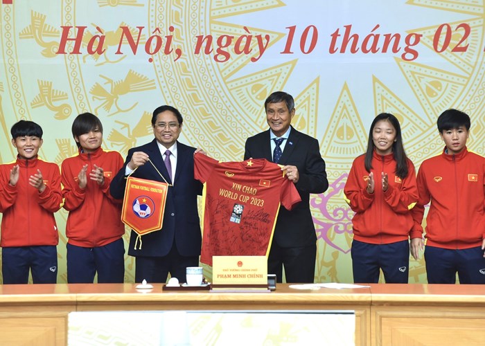 Thủ tướng: Tôi gọi họ là những “cô gái kim cương” - Anh 2