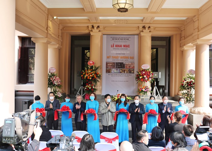 Không gian đặc sắc của mỹ thuật đương đại Việt Nam - Anh 1