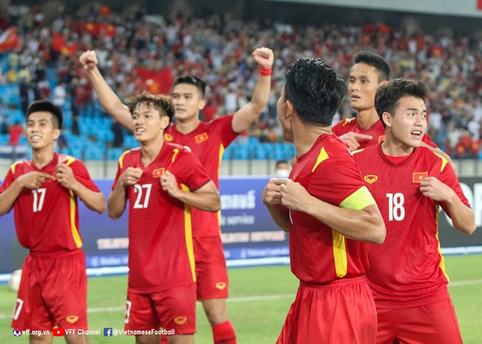 Thủ tướng chúc mừng chiến thắng ý nghĩa của đội tuyển U23 Việt Nam - Anh 1