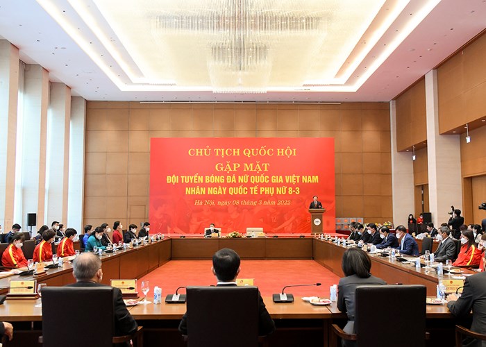 Chủ tịch Quốc hội mong đội tuyển nữ giữ vững bản lĩnh, tinh thần quyết thắng - Anh 3