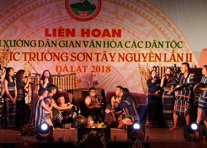 Liên hoan Diễn xướng dân gian văn hóa các dân tộc khu vực Trường Sơn-Tây Nguyên lần thứ III - Anh 1