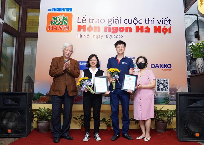 Cảm xúc và trải nghiệm với 