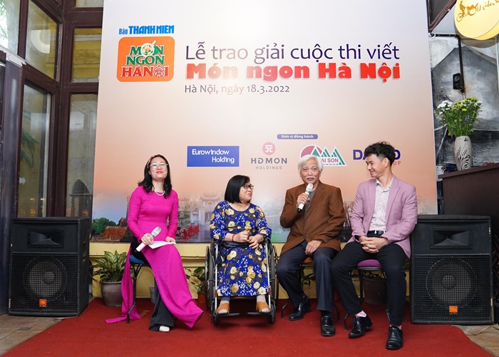 Cảm xúc và trải nghiệm với 