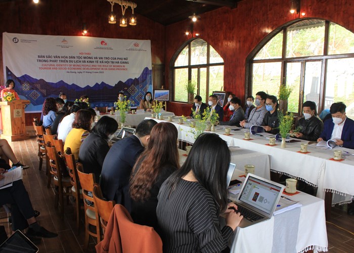 Giải pháp bảo tồn và phát huy giá trị văn hóa dân tộc Mông - Anh 3