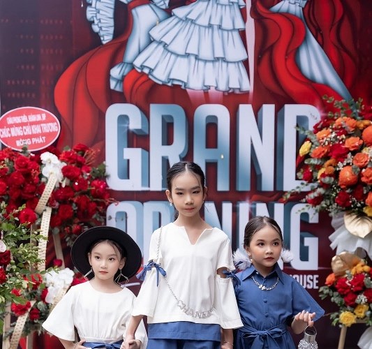 S Designer House- thương hiệu thời trang giàu bản sắc văn hóa - Anh 4