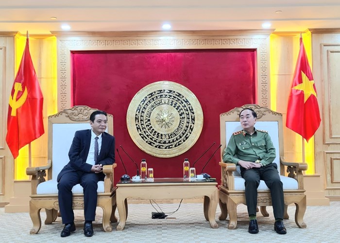 Gần 1.000 cán bộ, chiến sĩ ngành Công an tham gia Ngày chạy Olympic vì sức khoẻ toàn dân - Anh 1