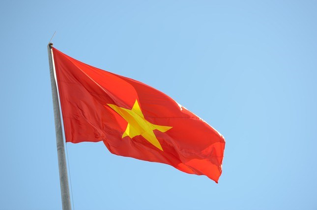 Thượng cờ Tổ quốc tại Giải chạy Tiền Phong Marathon 2022 - Anh 3