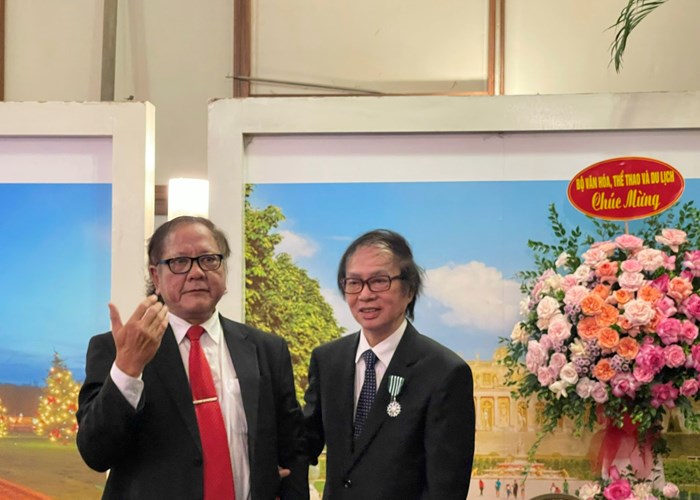NSND Đặng Nhật Minh nhận Huân chương Hiệp sĩ Văn học nghệ thuật - Anh 5
