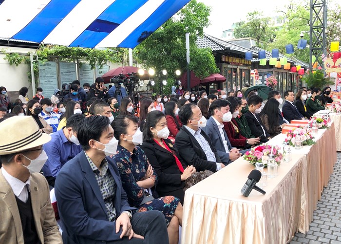 Nâng cao “sức đề kháng” của người dân thông qua phát triển văn hoá đọc - Anh 3