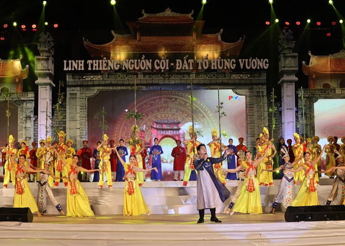 Chương trình nghệ thuật “Linh thiêng nguồn cội - Đất Tổ Hùng Vương” - Anh 1
