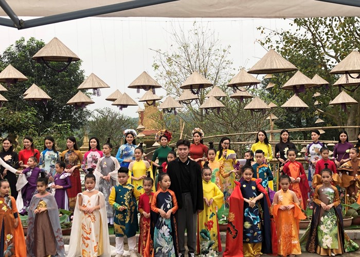 Đắm mình trong không gian “Sen trong đời sống văn hóa Việt” - Anh 7