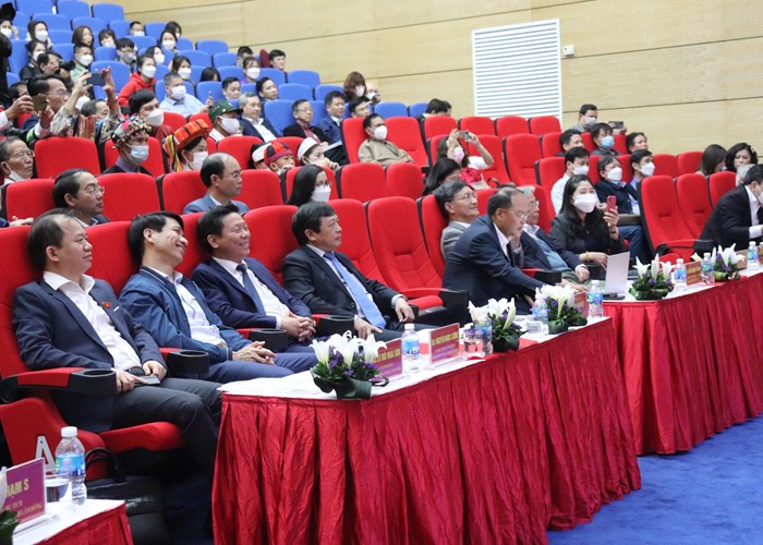 Phát huy truyền thống văn hóa các dân tộc trong xây dựng môi trường văn hóa - Anh 2