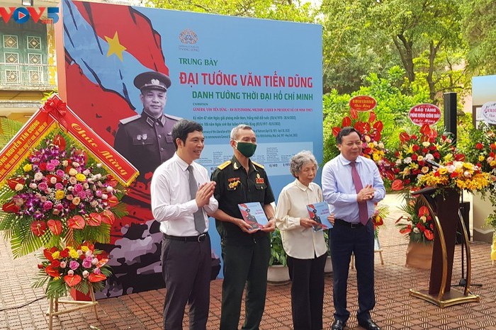 150 tài liệu, hiện vật, hình ảnh về “Đại tướng Văn Tiến Dũng - Danh tướng thời đại Hồ Chí Minh” - Anh 2