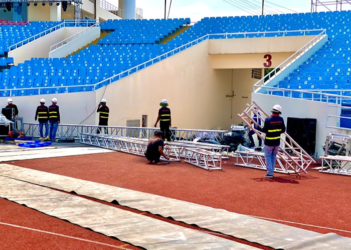 Lắp đặt sân khấu cho Lễ khai mạc SEA Games 31 - Anh 2