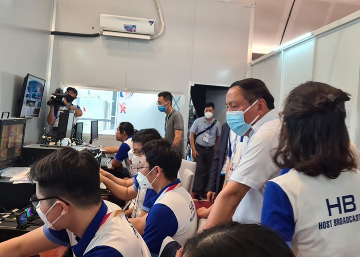Bộ trưởng Bộ VHTTDL Nguyễn Văn Hùng: “Mỗi phóng viên là một sứ giả lan toả những điều tốt đẹp về đất nước, con người Việt Nam” - Anh 2