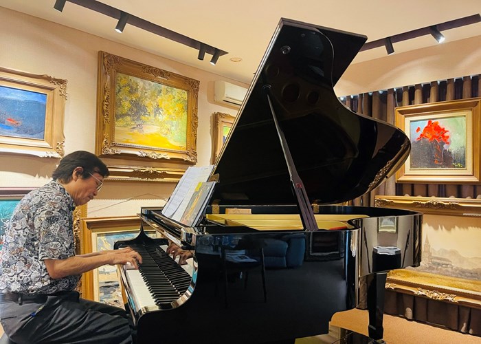 Ngắm những “giai điệu màu” của họa sĩ Thế Hùng - Anh 2