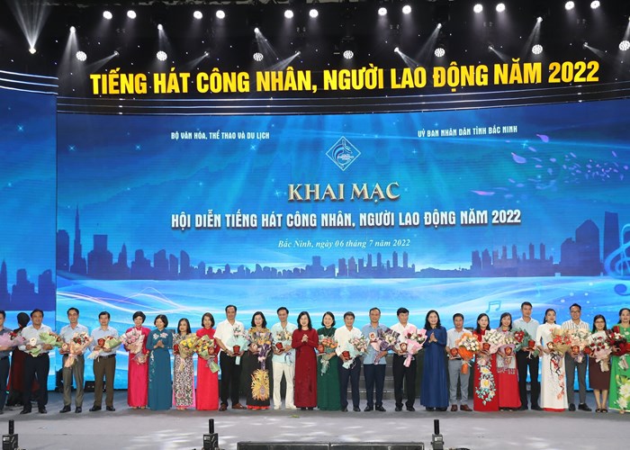 Bộ trưởng Nguyễn Văn Hùng: Nối mạch nguồn truyền thống và phát huy những phẩm chất, giá trị tốt đẹp của công nhân Việt Nam - Anh 2