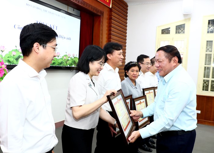 Bộ trưởng Nguyễn Văn Hùng:  Luật Điện ảnh kiến tạo sự phát triển, tạo cú hích cho nền điện ảnh nước nhà - Anh 4