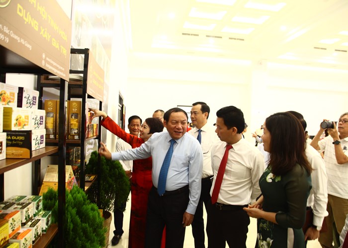 Bộ trưởng Nguyễn Văn Hùng: Làm cho Việt Bắc tưng bừng thêm vui từ du lịch - Anh 4