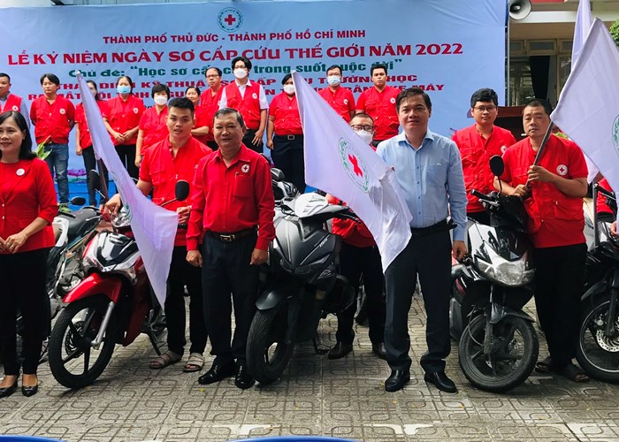 Ra mắt Đội hình tình nguyện viên chuyển thương bằng xe máy - Anh 2