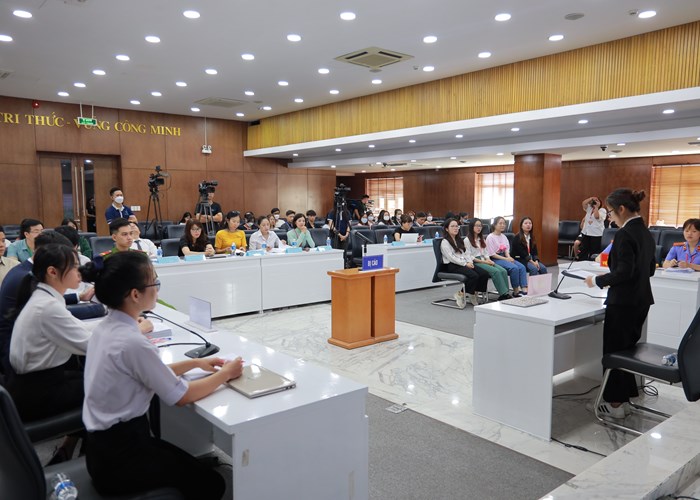 Phiên tòa hình sự giả định xét xử vi phạm quy định về bảo vệ động vật hoang dã - Anh 1